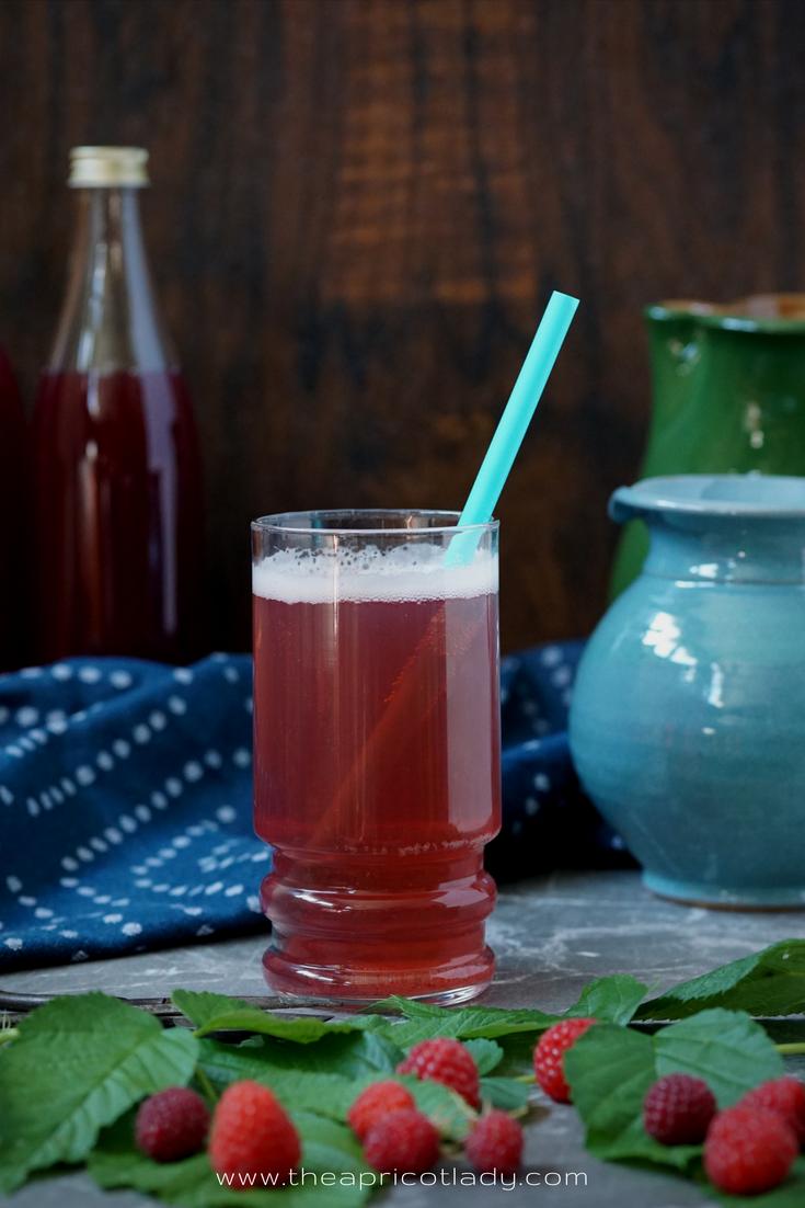 Rezeptbild: Himbeersaft selbst machen