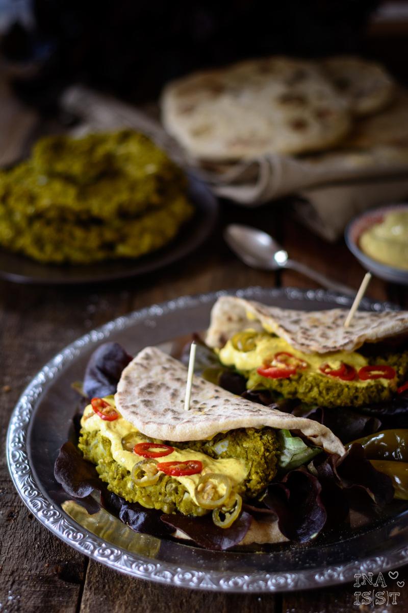 Rezeptbild: Burger Indian Style: Schneller Naan Burger mit Erbsenpatty