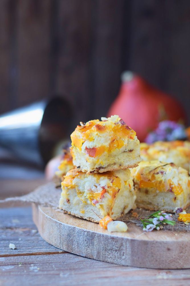 Rezeptbild: Zwiebelkuchen mit Kürbis und Rosmarin