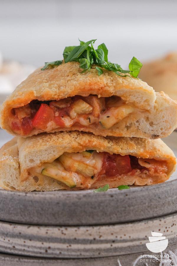 Rezeptbild: Calzone als gefülltes Brot (Grill oder Backofen)