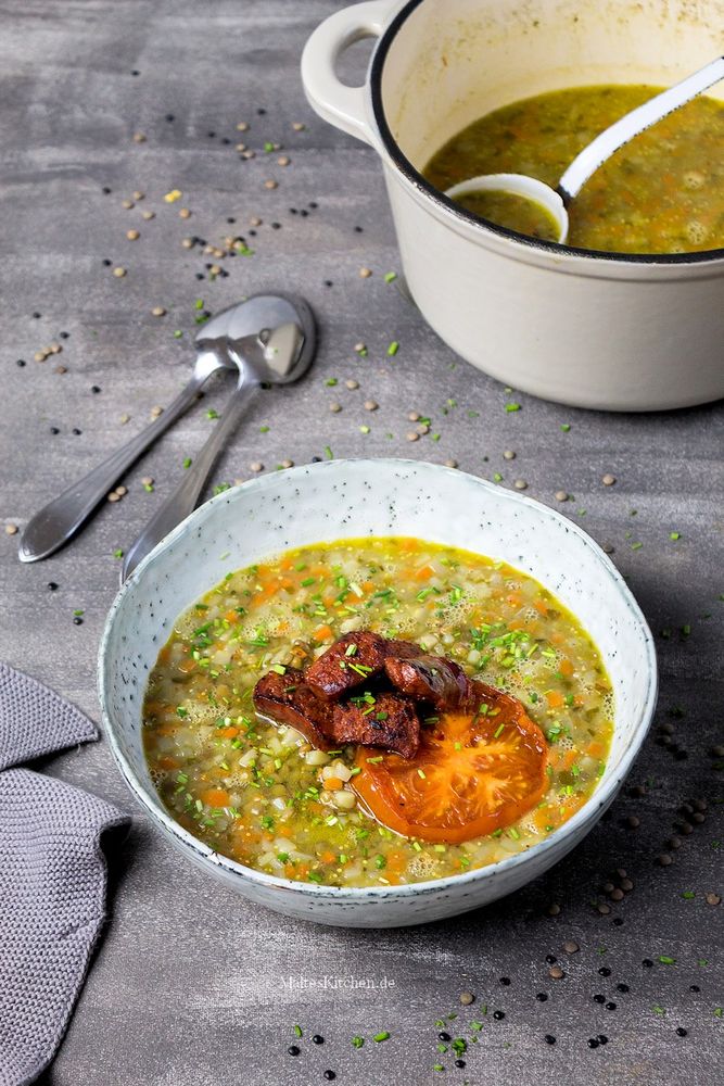 Rezeptbild: Spanische Linsensuppe mit Chorizo & Tomate