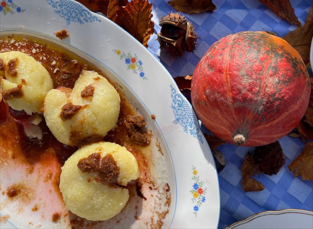 Rezeptbild: Zwetschgenknödel mit den besten Butterbröseln aus Franken