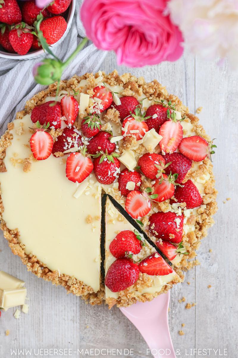 Rezeptbild: Erdbeer-Tarte ohne Backen mit Mascarpone & Schoko