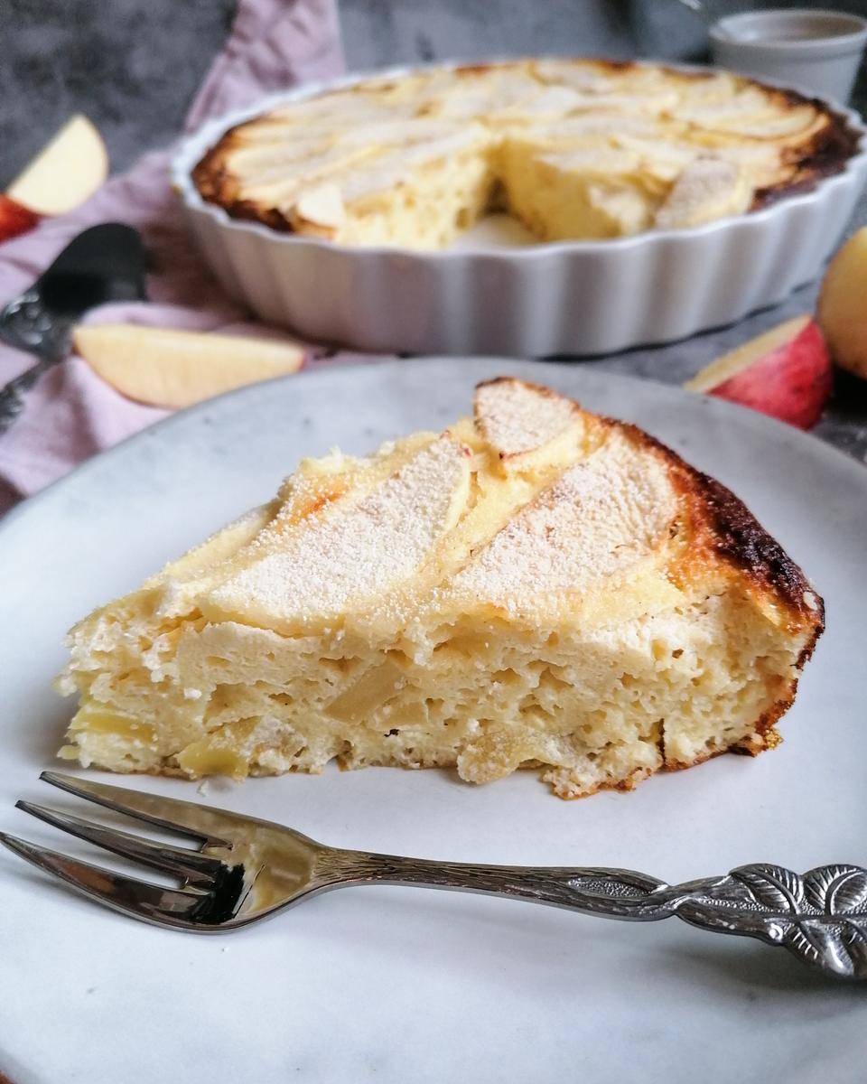 Rezeptbild: APFEL-QUARK-AUFLAUF MIT GRIESS UND HONIG