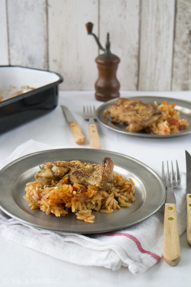 Rezeptbild: Hähnchen mit Kritharaki aus dem Ofen