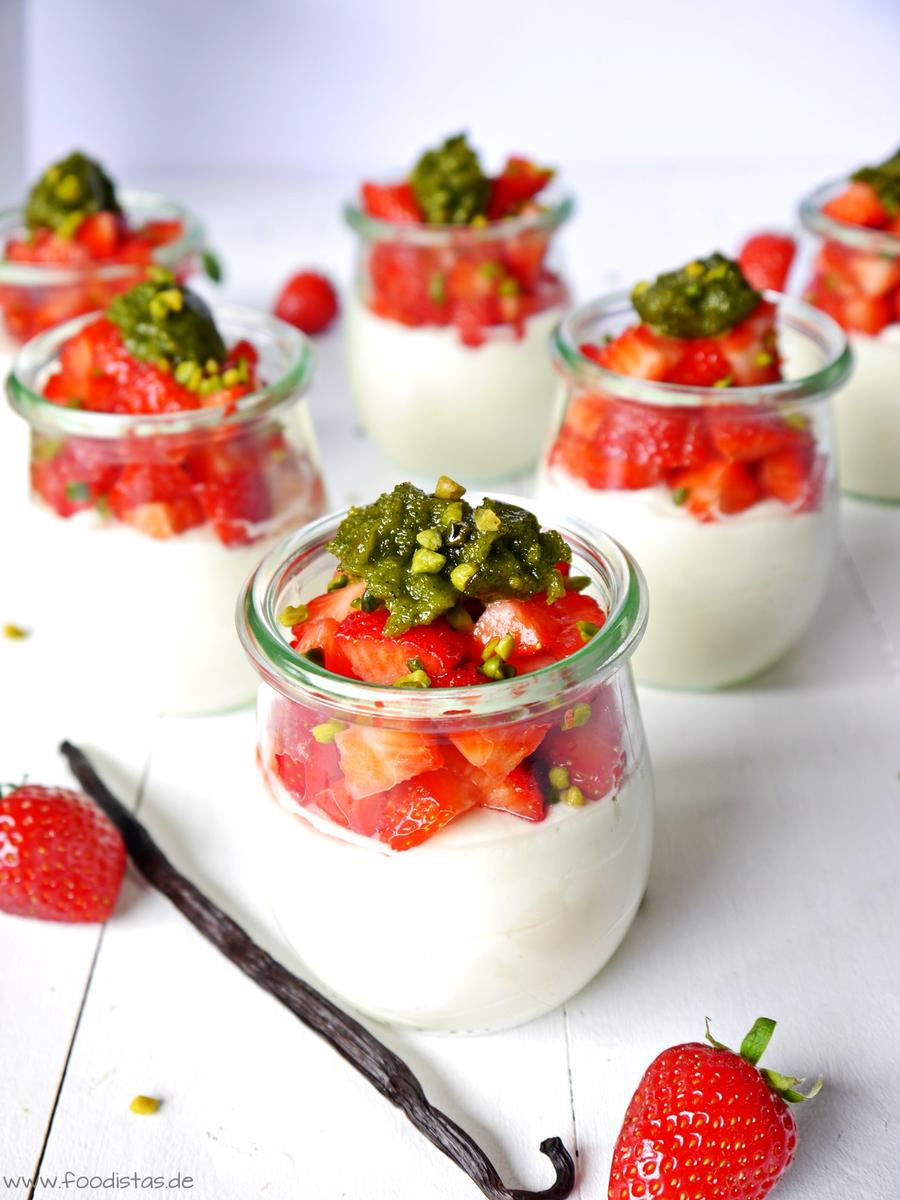 Rezeptbild: Quark-Vanille-Creme mit Erdbeeren