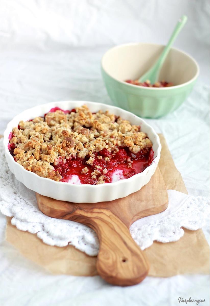 Rezeptbild: Himbeer-Frangipane-Crumble