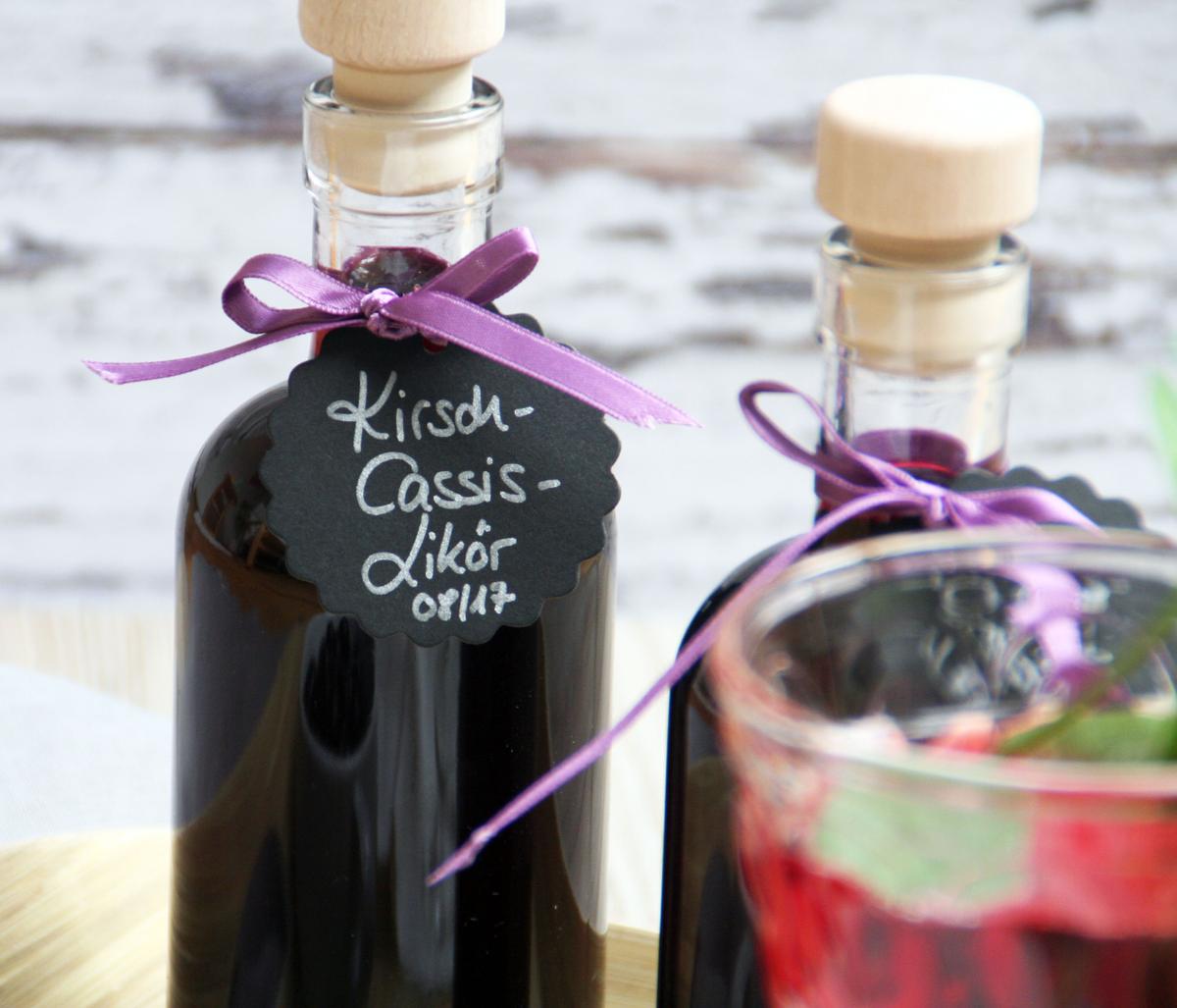 Rezeptbild: Kirsch-Cassis-Likör