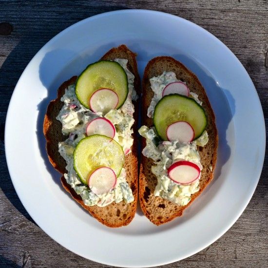 Rezeptbild: Stulle mit Dillschmand & Räucherforelle