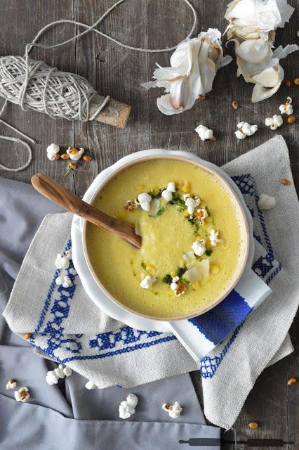 Rezeptbild: Mais Suppe mit Popcorn und Käse 