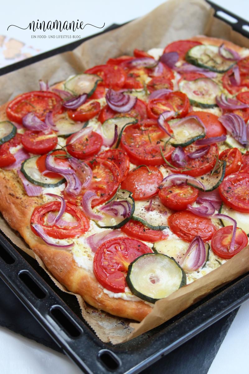 Rezeptbild: Herzhafter Tomaten-Zucchini-Kuchen