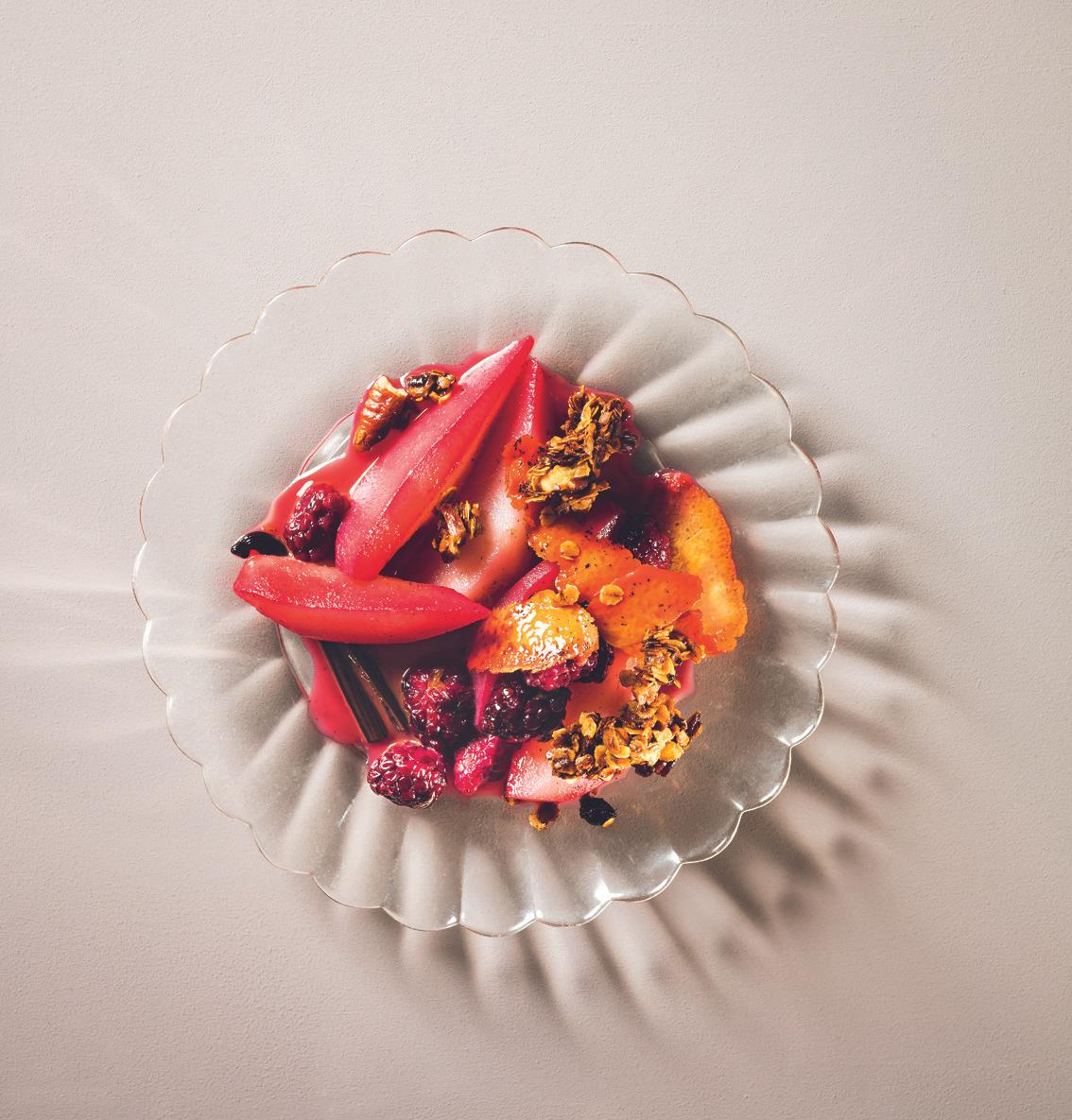 Rezeptbild: Birnen-Brombeer- Päckchen mit Kokos-Pekan-Crunch