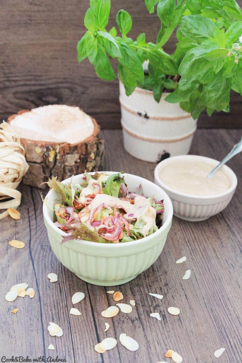 Rezeptbild: Herbstsalat mit Mandeln und karamellisierten Zwiebeln