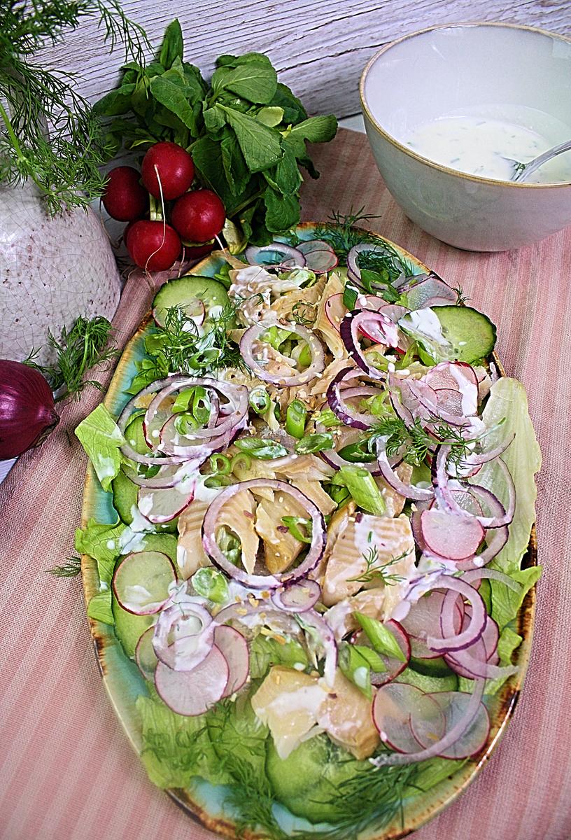 Räucherfischsalat mit Meerrettichdressing von Friedas Kitchen On My ...