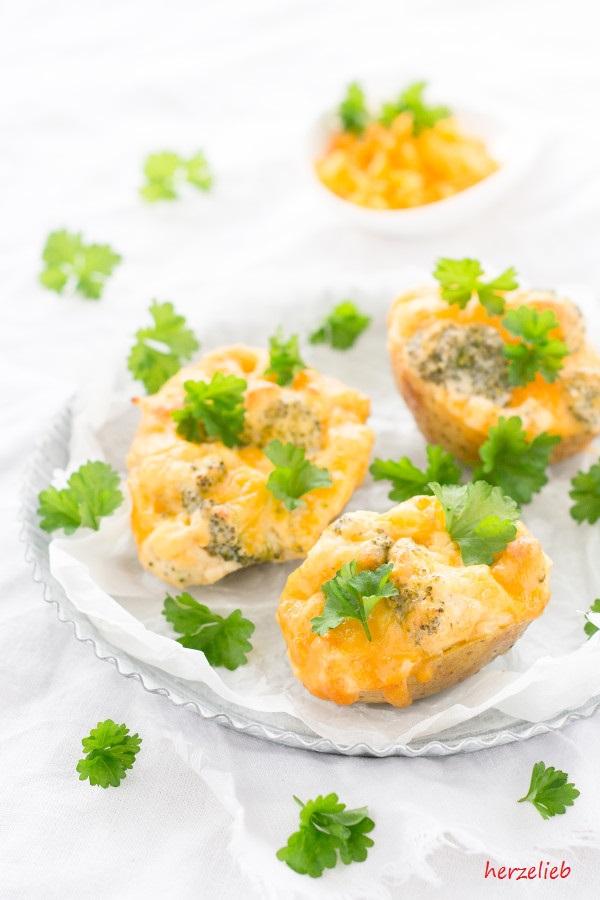 Rezeptbild: Gefüllte Ofenkartoffel mit Broccoli