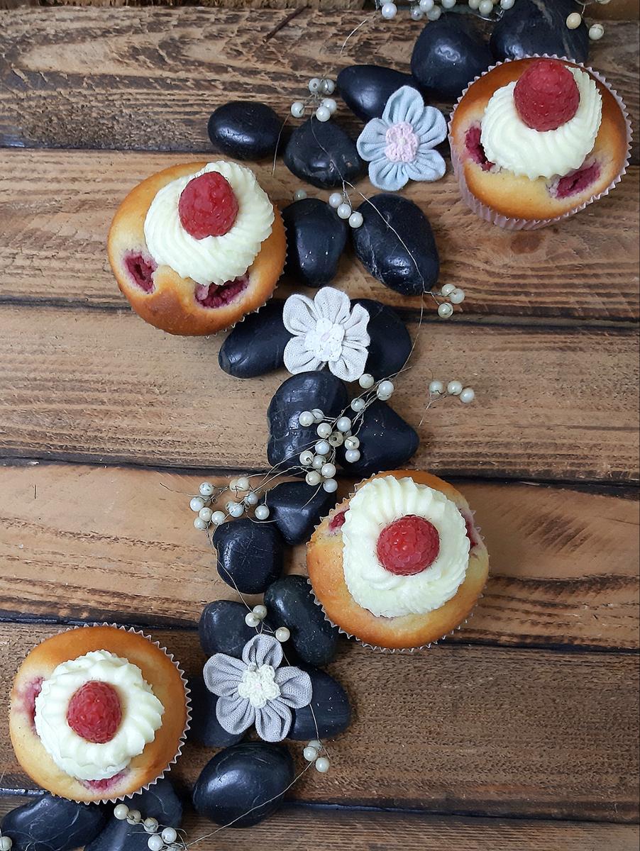 Rezeptbild: Zitronen-Himbeer-Muffins