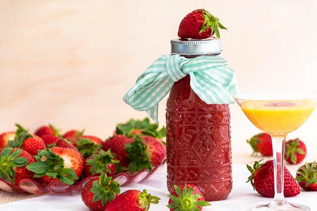 Rezeptbild: fruchtiger Erdbeersirup
