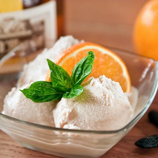Rezeptbild: GRANATAPFEL-TONKA-GRAND MARNIER-EIS
