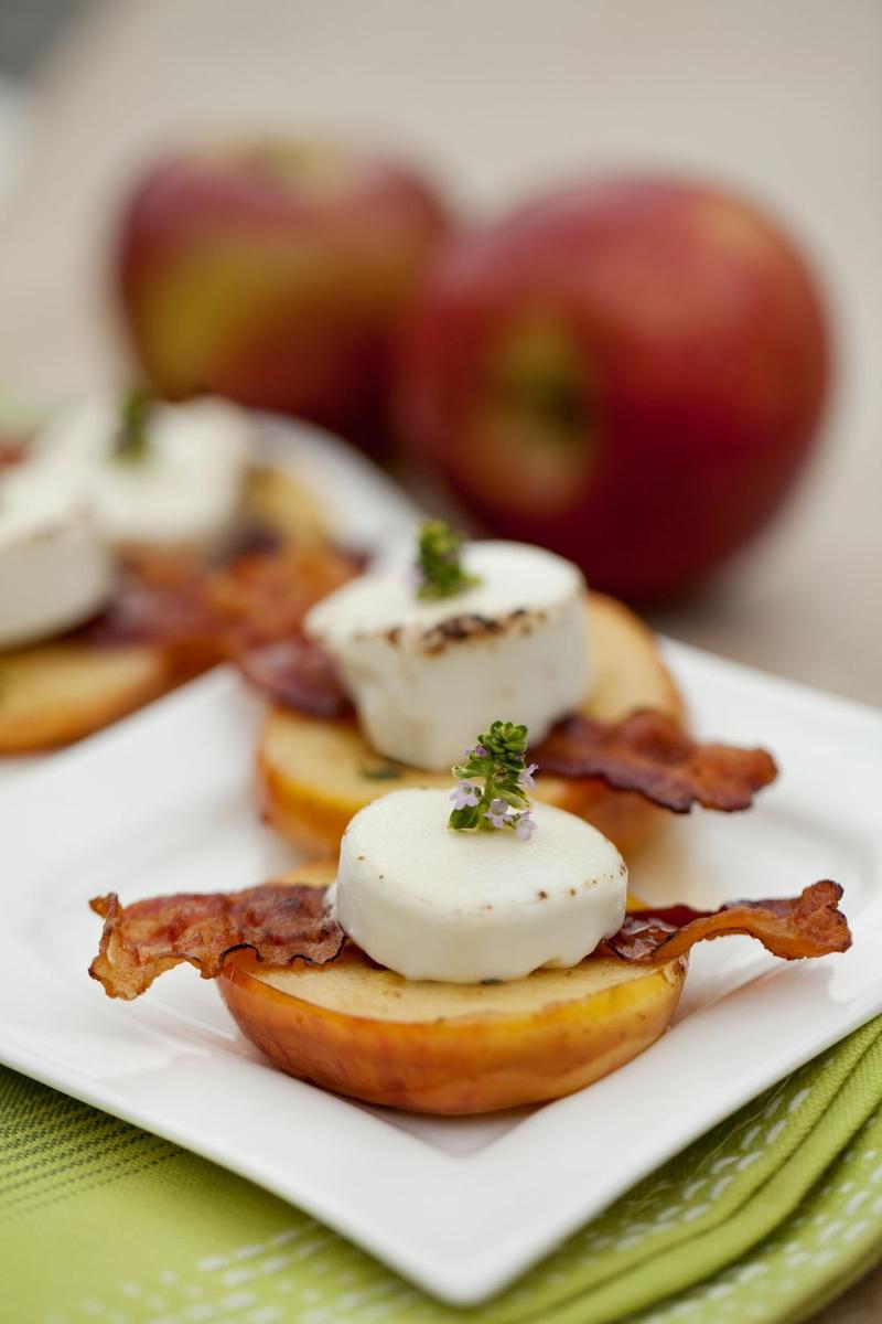 Rezeptbild: Gratinierte Apfelscheiben mit Ziegenkäse