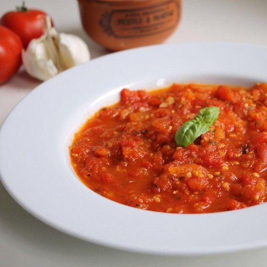 Rezeptbild: Ofengeröstete Tomatensuppe mit Pistou