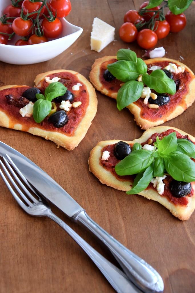 Rezeptbild: Pizza in Herzform 