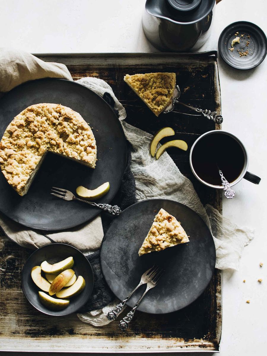 Rezeptbild: APFEL-KÄSEKUCHEN MIT STREUSELN