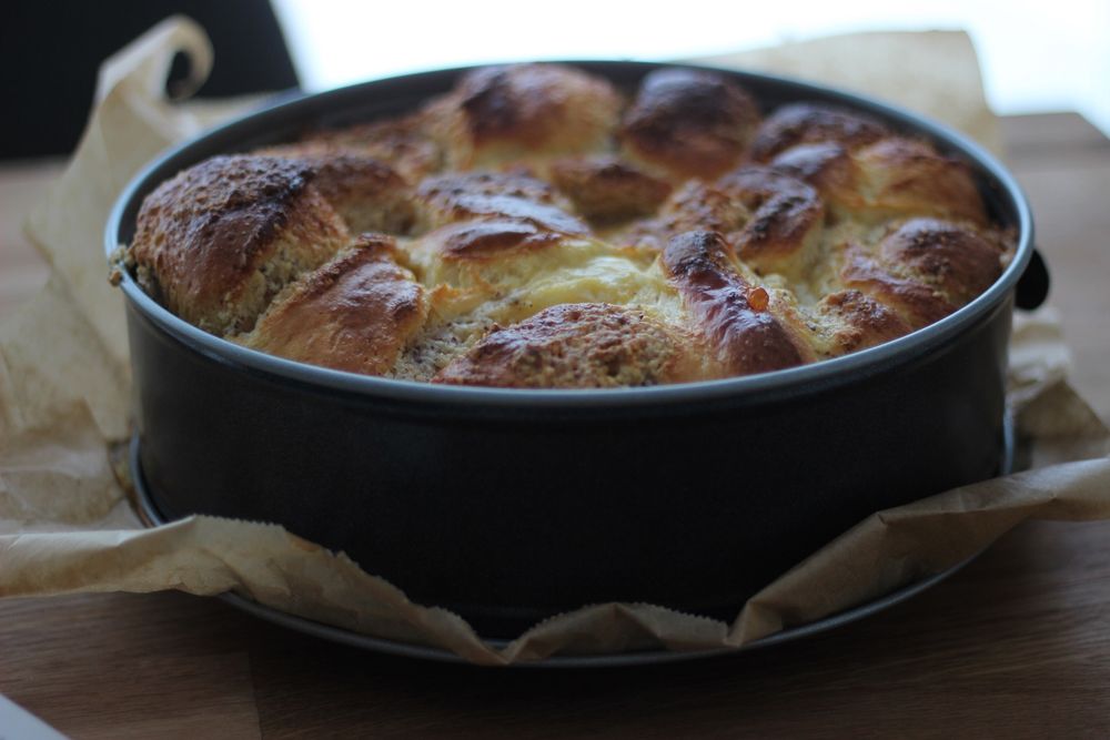 Rezeptbild: Brioche-Schnecken mit weißer Schokolade und Mandeln