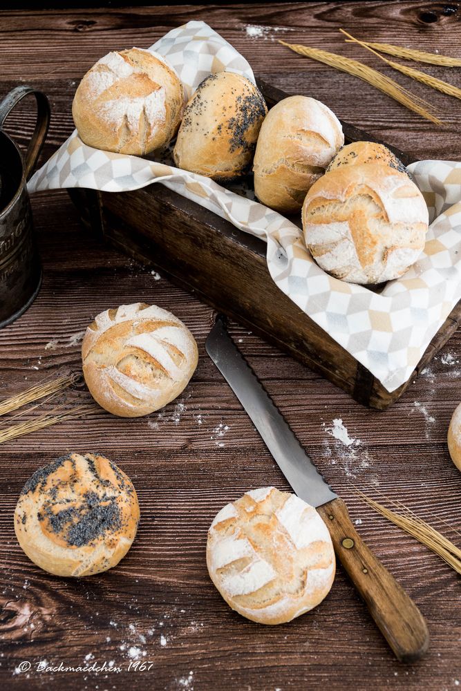 Rezeptbild: Knusprige Sonntagsbrötchen mit Sauerteig