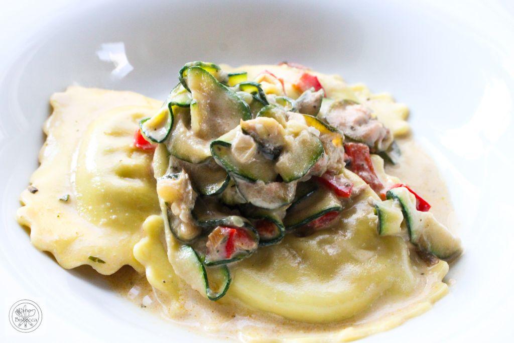 Rezeptbild: Ravioli mit Zucchini und Peperoni