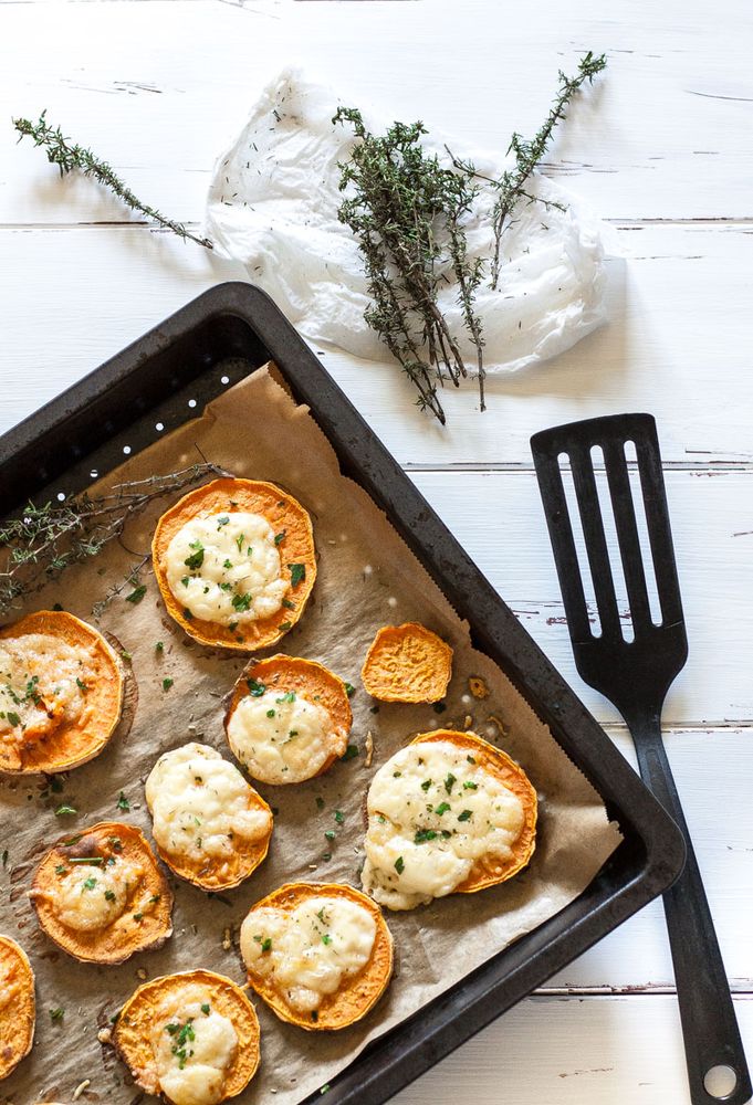 Rezeptbild: Überbackene Kräuter Süßkartoffeln