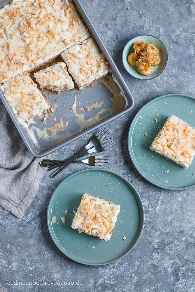 Rezeptbild: Mexikanischer Tres-Leches-Kuchen mit Kokos und Bourbon-Bananen