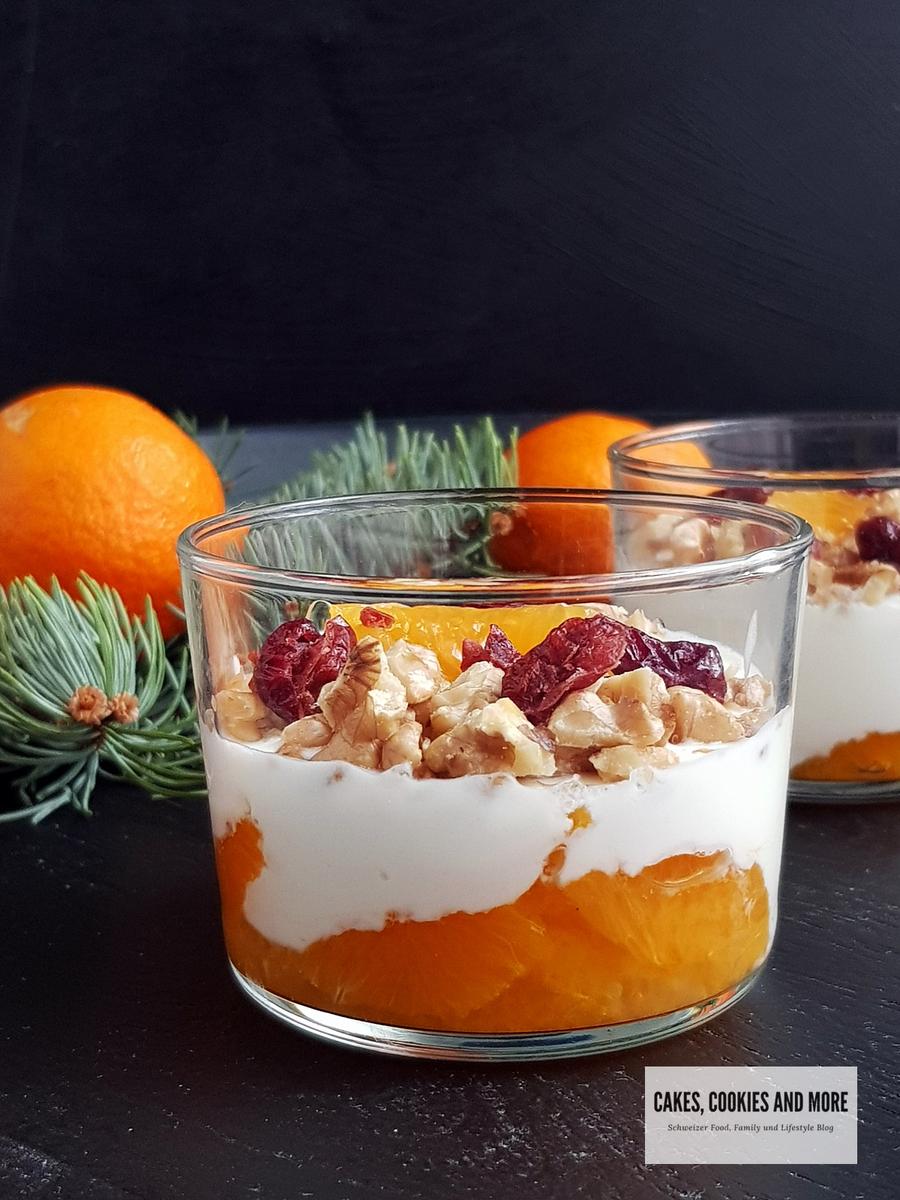 Rezeptbild: Schichtdessert mit Joghurtcreme und Mandarinen