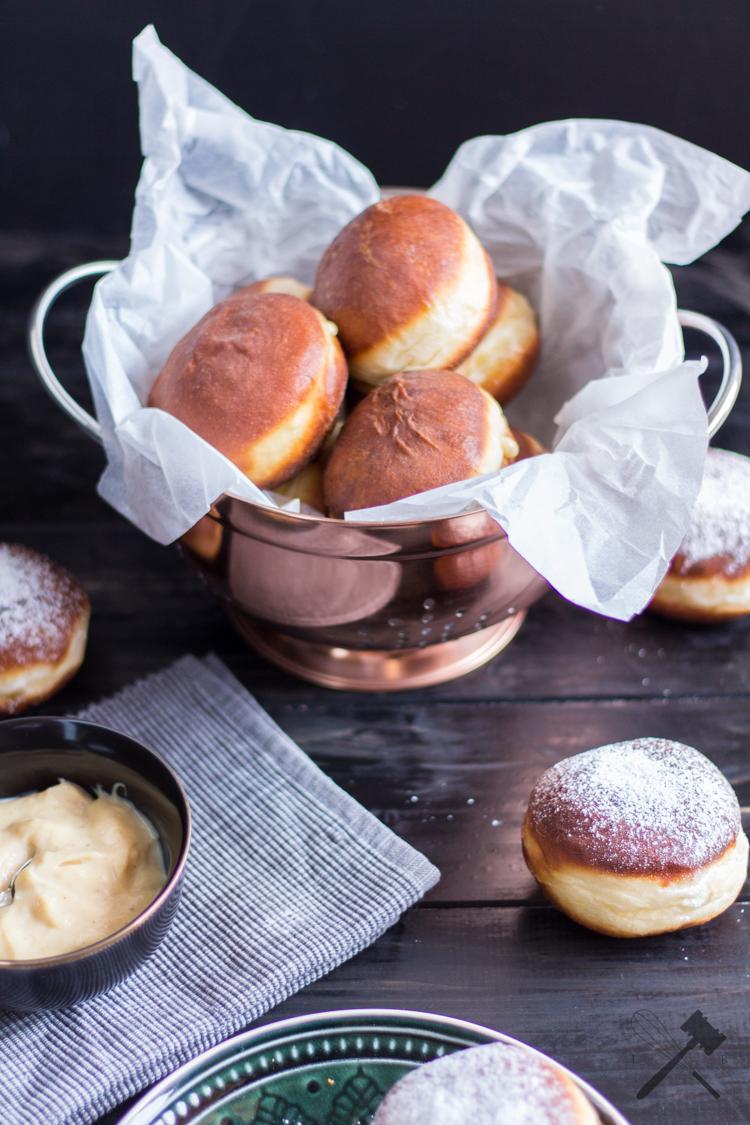 Rezeptbild: Faschingskrapfen mit Vanillecremefüllung