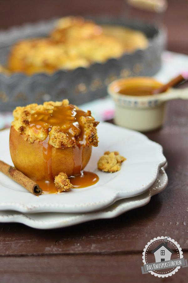 Rezeptbild: Zimt Cheesecake Bratapfel mit Karamellsauce 