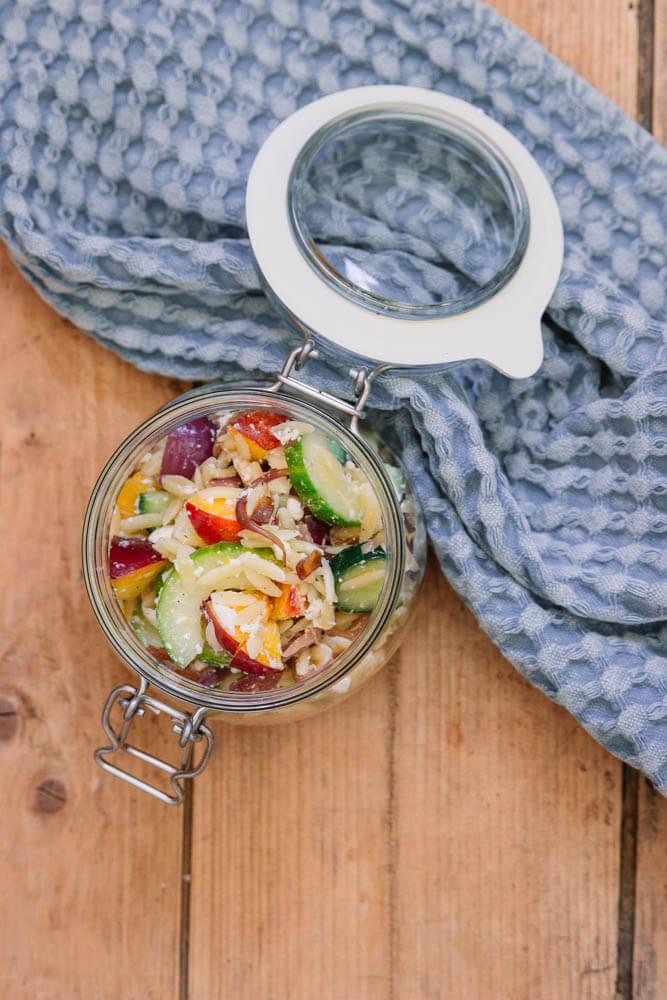 Rezeptbild: Nudelsalat mit Nektarine