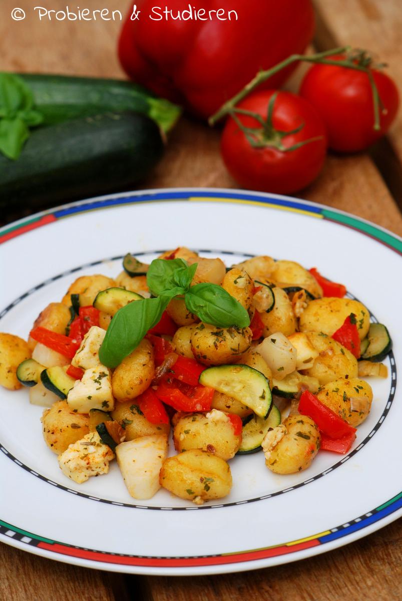 Rezeptbild: Mediterrane Gnocchi-Pfanne mit Mairübchen