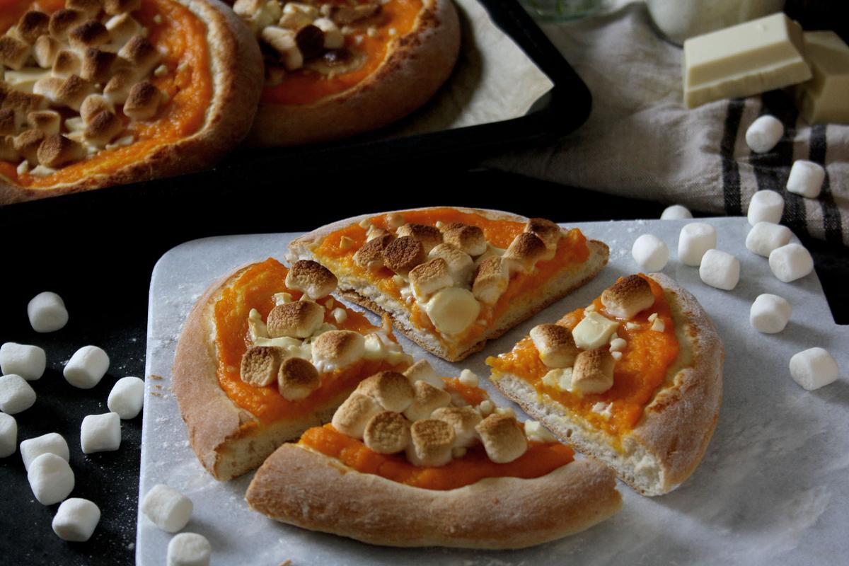 Rezeptbild: Süße Pizzetti mit Kürbiscreme & Marshmallows