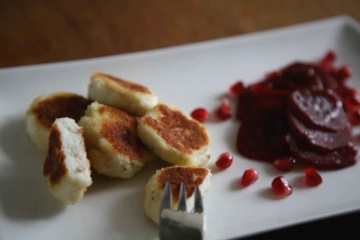 Rezeptbild: Scharfe Rote Beete mit Fischfrikadellen