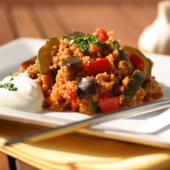 Rezeptbild: Ratatouille-Couscous mit Sauerrahm