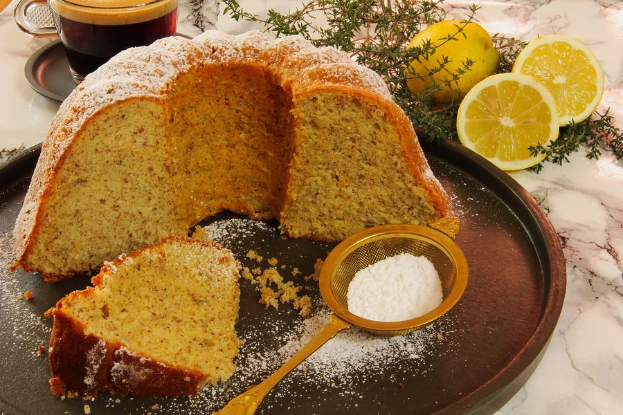 Rezeptbild: Zitronen-Thymian-Kuchen