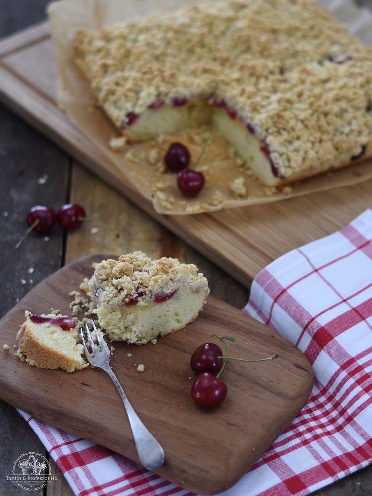 Rezeptbild: Dänischer Kirschkuchen mit Haferstreuseln