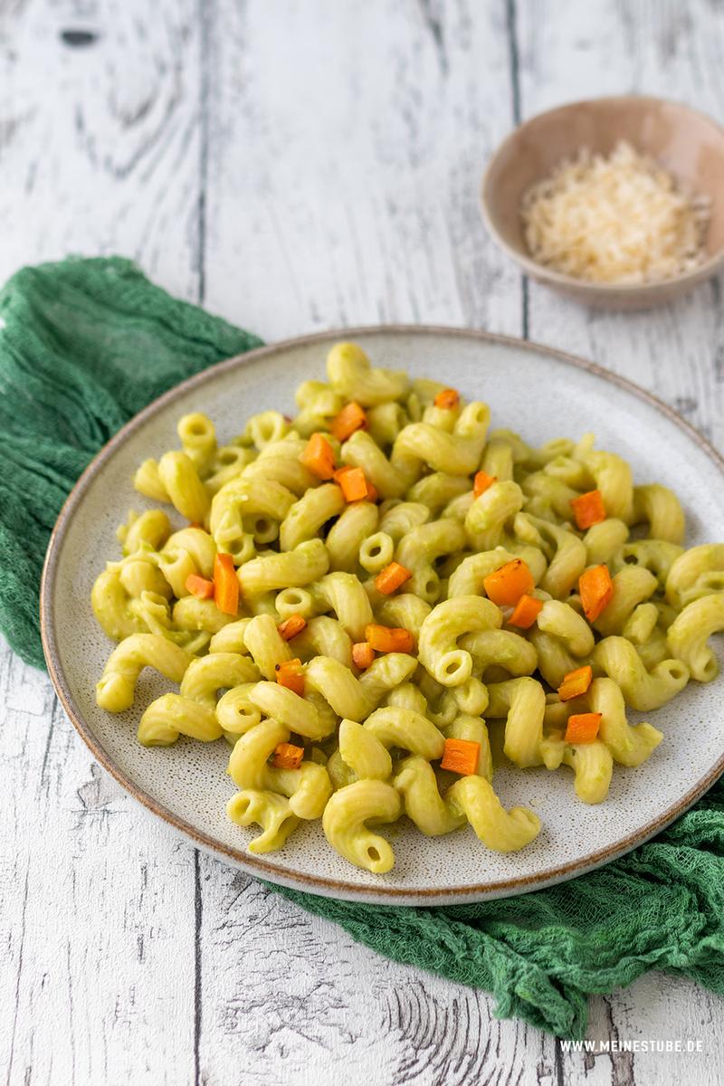 Rezeptbild: Pasta in Erbsensoße mit Möhren