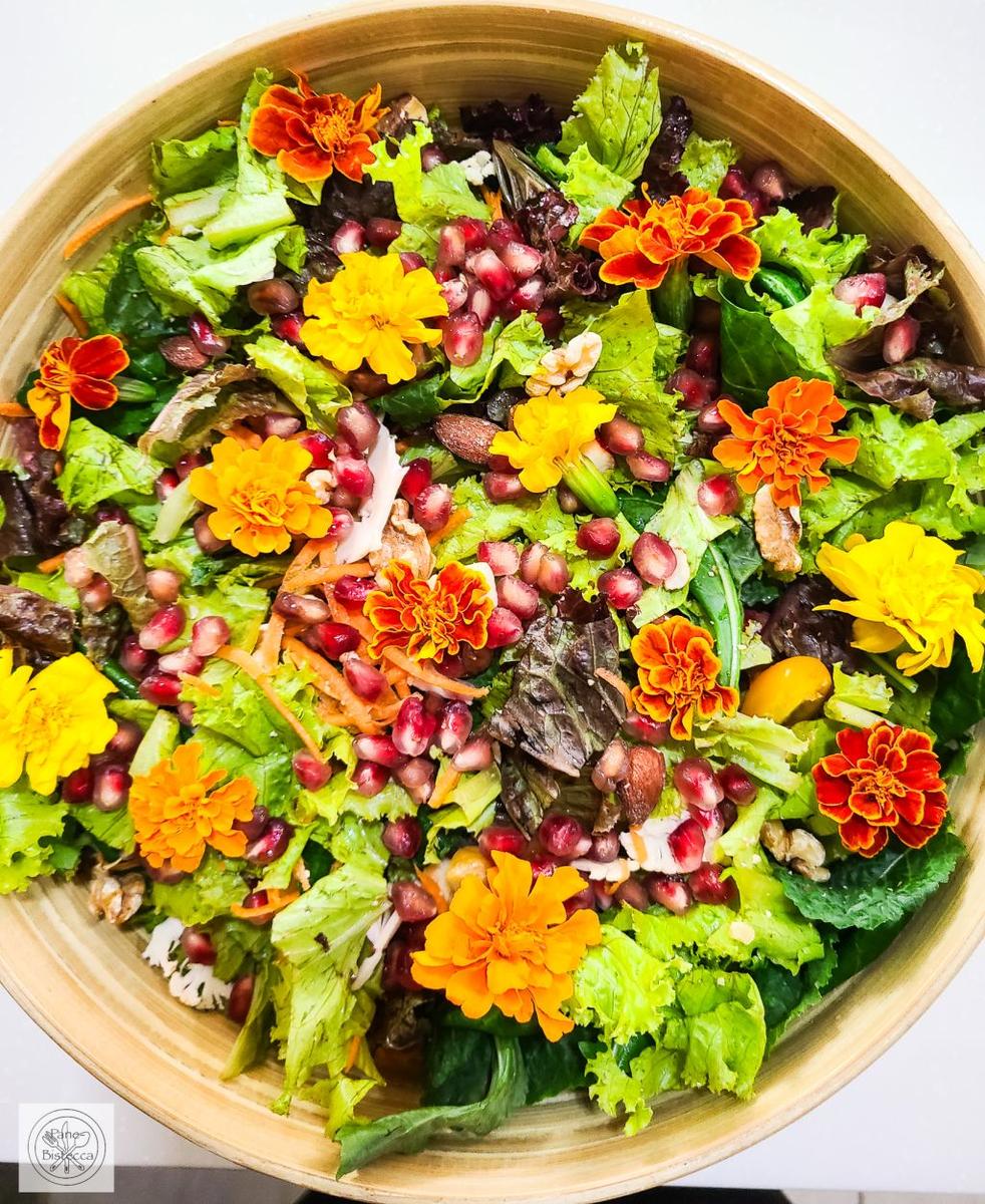 Rezeptbild: Blumig-Bunter Winter Salat