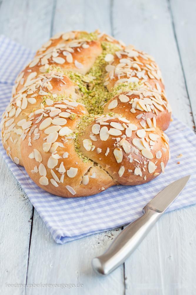 Rezeptbild: Hefezopf mit Pistazien und Zitrone
