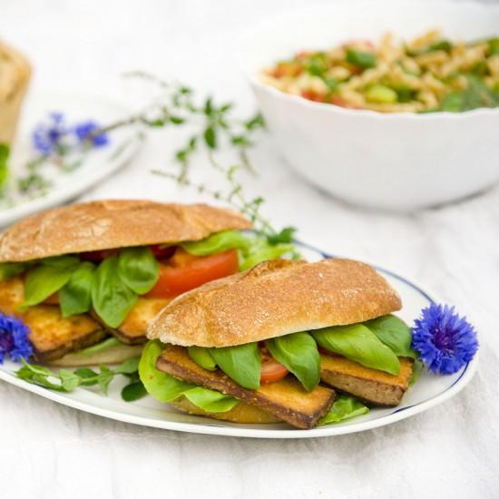 Rezeptbild: Baguette mit knusprigem Tofu