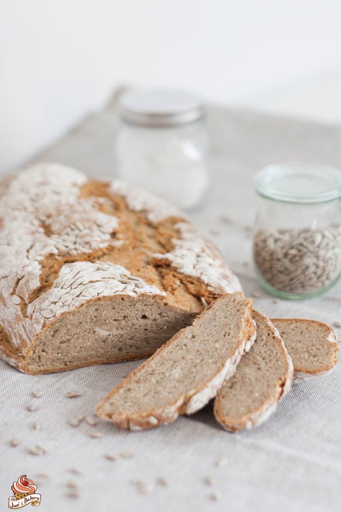 Rezeptbild: Sonnenblumenkerne-Brot