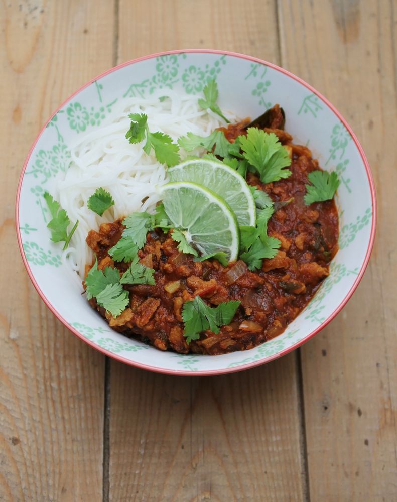 Rezeptbild: Asia-Bolognese auf Reisspaghetti