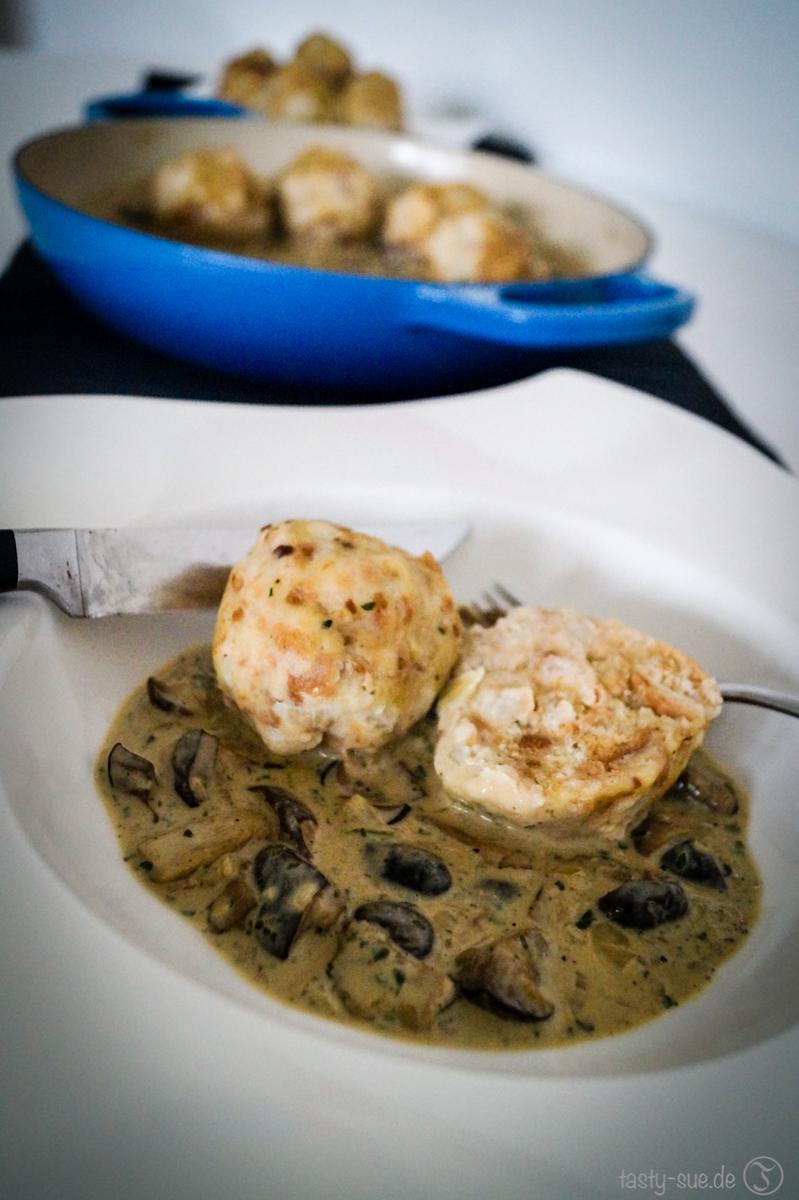 Rezeptbild: Semmelknödel mit Rahmschwammerl
