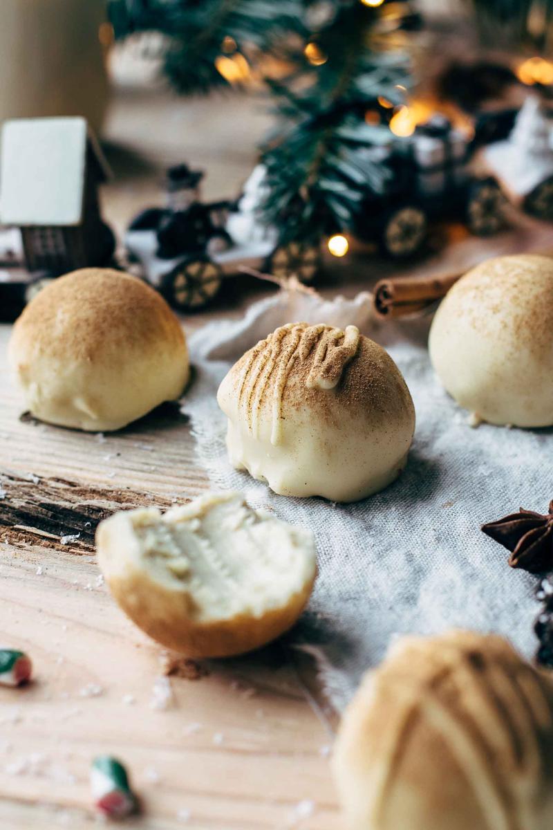 Rezeptbild: SUPER CREAMY EGGNOG TRUFFLES