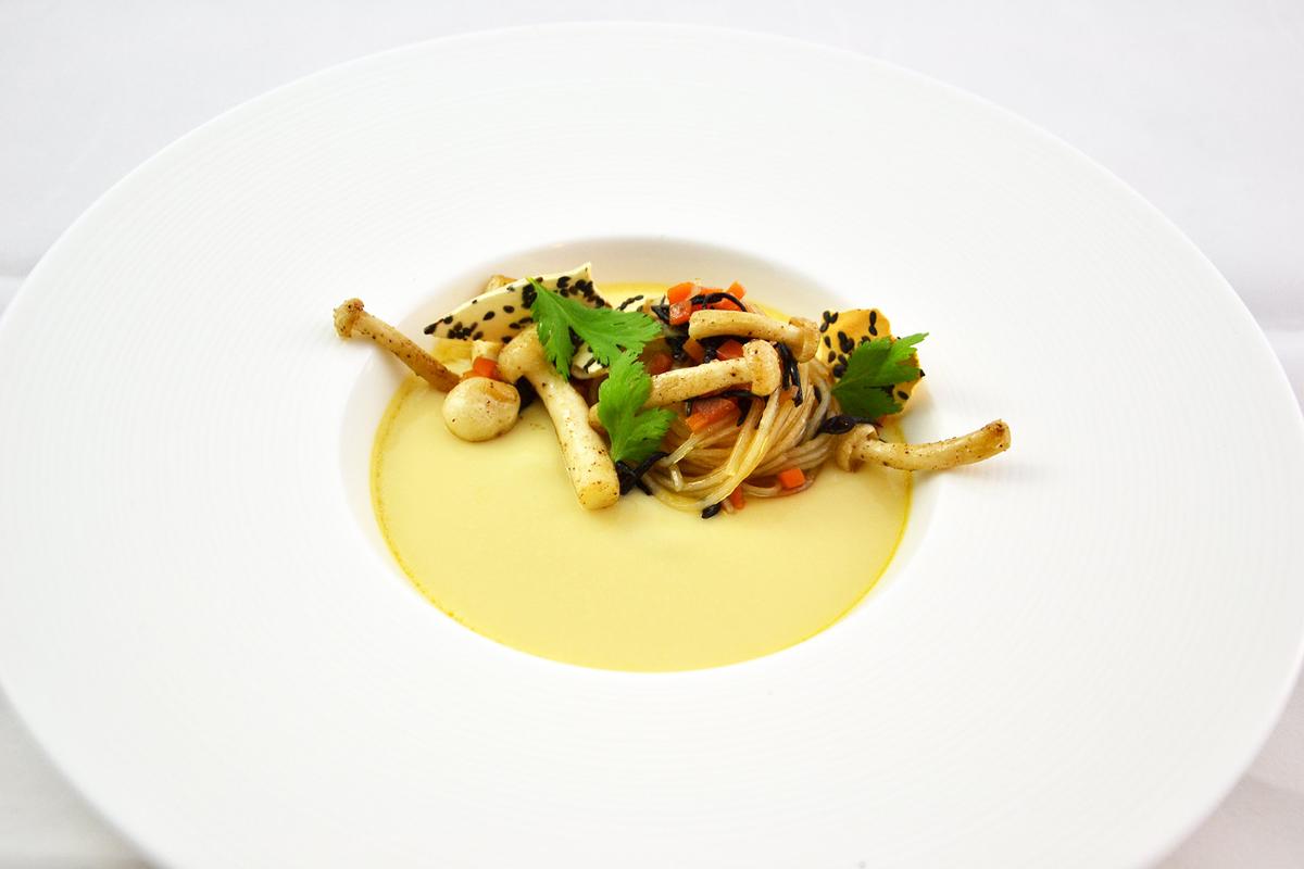 Rezeptbild: Japanische Eiersuppe - Algensalat